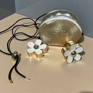 Gold and White Flower Jewelry Set